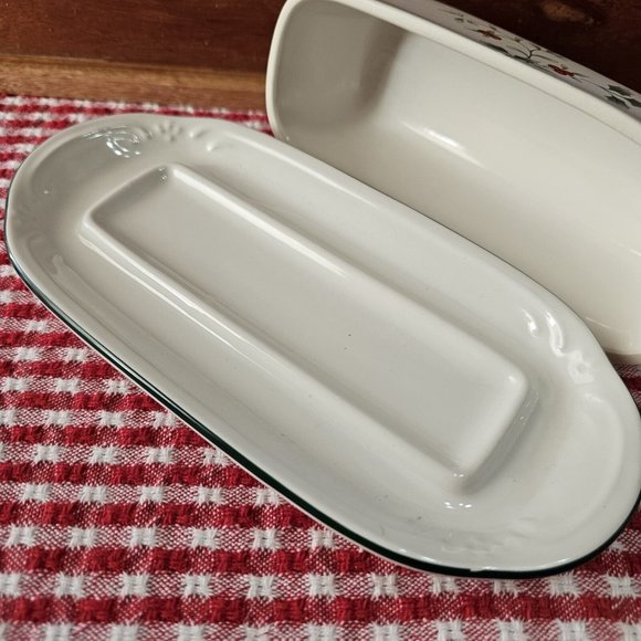 Pfaltzgraff Winterberry Covered Butter Dish fits 1/4lb stick winter holiday - Picture 4 of 10